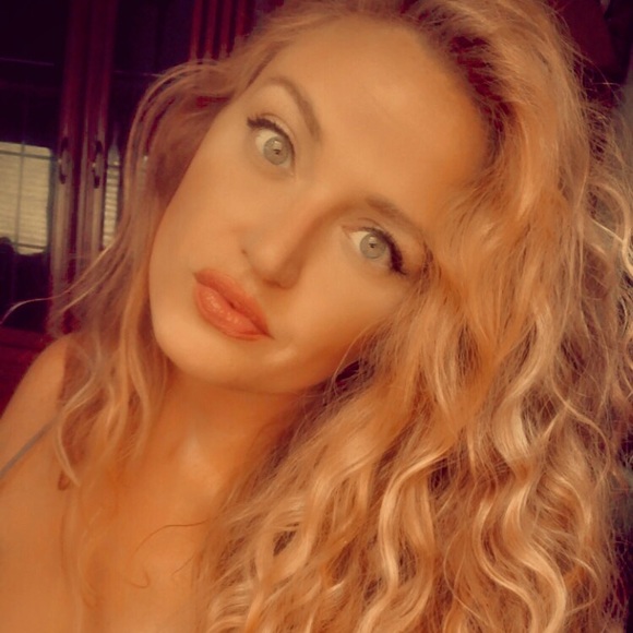 hey y’all! i’m Jetta 🍑 - Picture 1 of 5